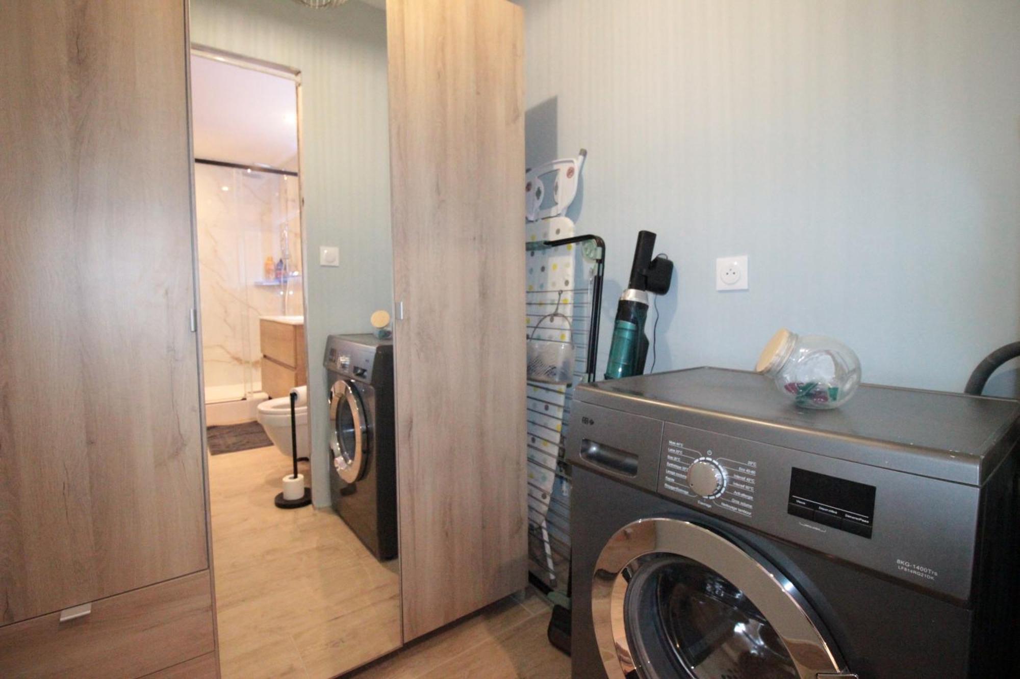 Luxury Studio, Rez De Chaussee, Parking Prive Video Surveillance, Canape Haute Qualite Convertible Couchage 2 Personnes, Centre Ville Proche, Restaurant, Boulangerie 2 Minutes A Pied, Terrasse - 800Metre Carre De Terrain - Gere Par Presta-Zen'Service Verdun-sur-Meuse Eksteriør billede