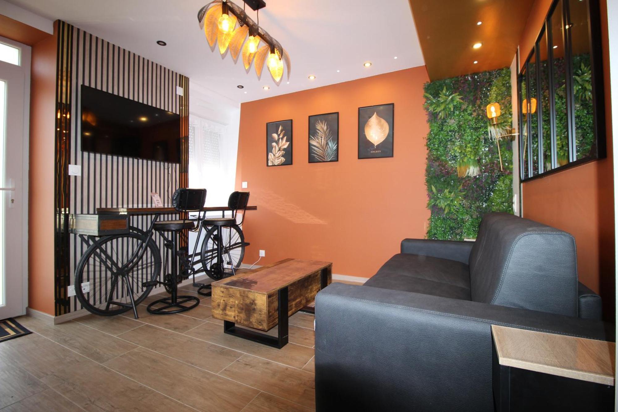 Luxury Studio, Rez De Chaussee, Parking Prive Video Surveillance, Canape Haute Qualite Convertible Couchage 2 Personnes, Centre Ville Proche, Restaurant, Boulangerie 2 Minutes A Pied, Terrasse - 800Metre Carre De Terrain - Gere Par Presta-Zen'Service Verdun-sur-Meuse Eksteriør billede